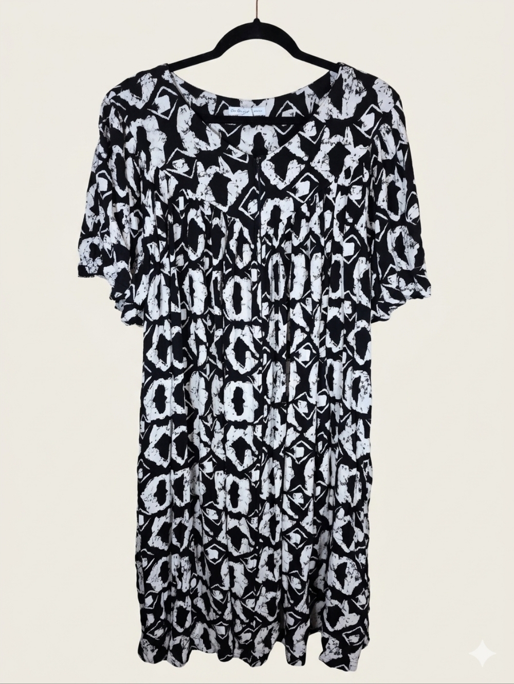 Go Softly Patio in a bold black white abstract‎ print Housedress,Muumuu, Dress